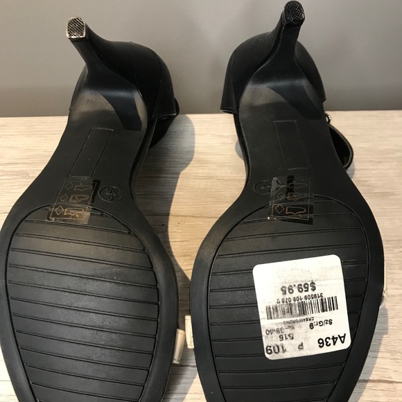 Black & White Heels - Picture 4 of 4